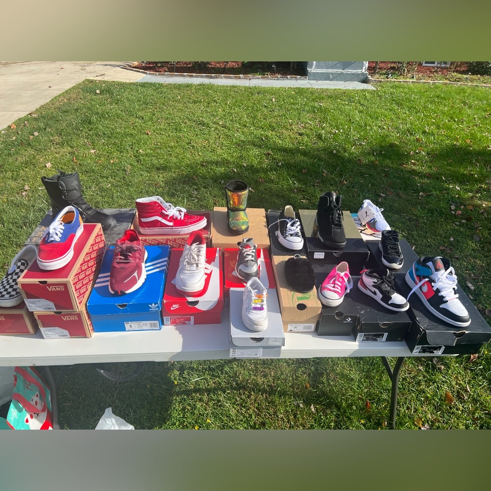 Toddlers and GS. message me.. Flexible to negotiate a reasonable price.